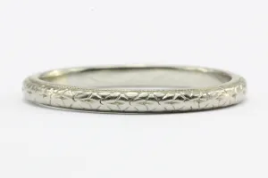 18K White Gold Art Deco Etched Wedding Band