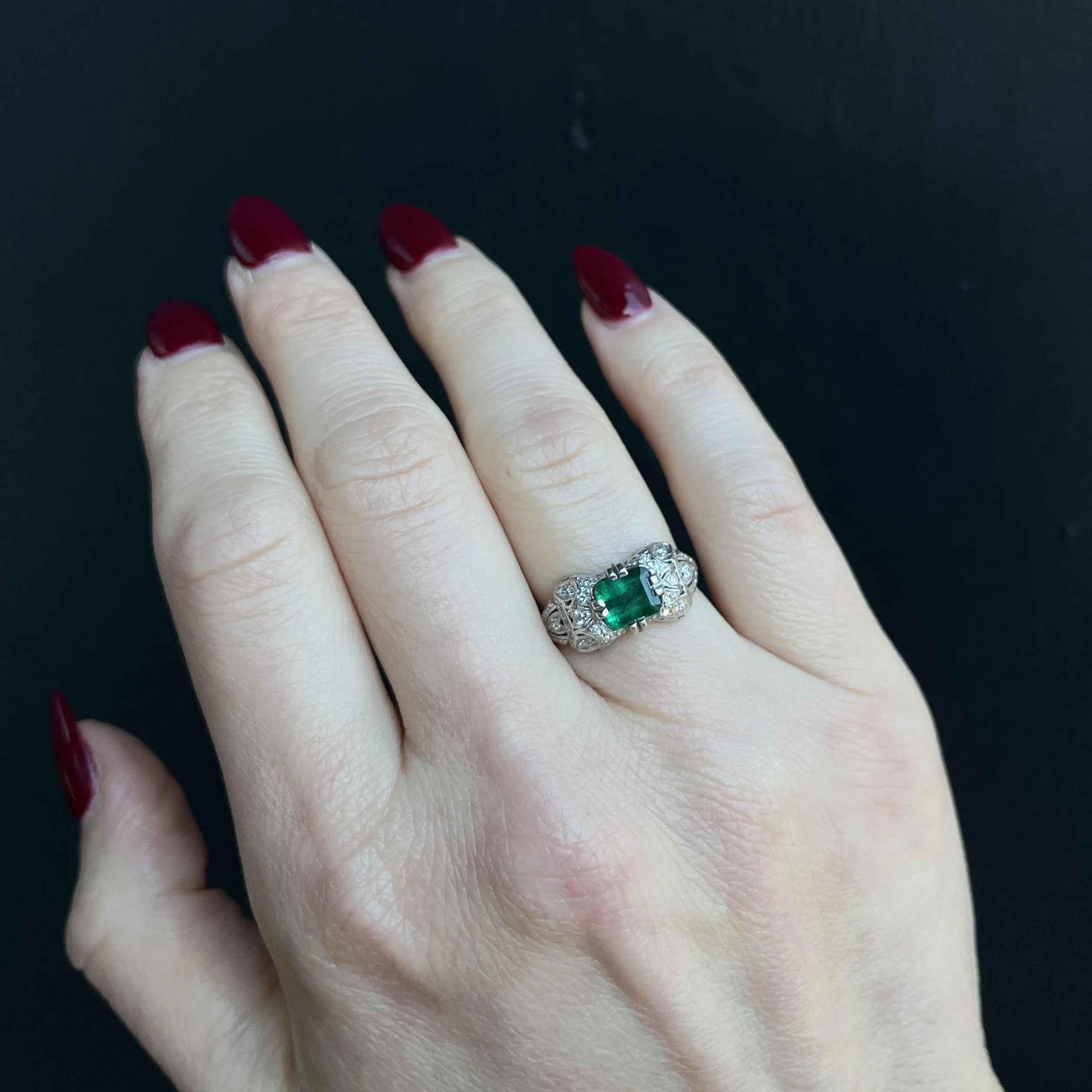 Art Deco 0.90 Carat Emerald and Diamond Ring