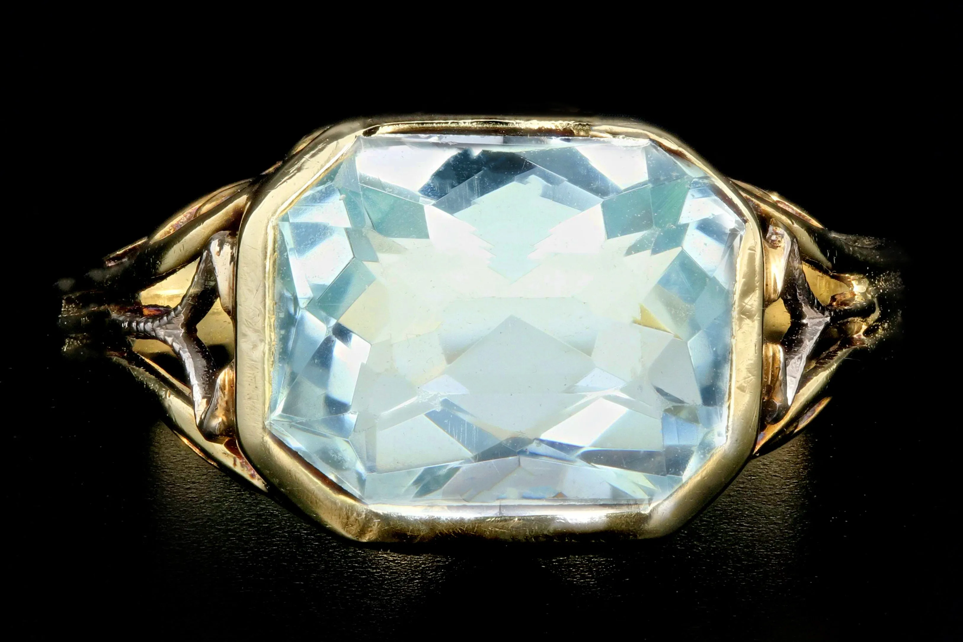 Art Deco 14K 3.2 Carat Aquamarine Ring