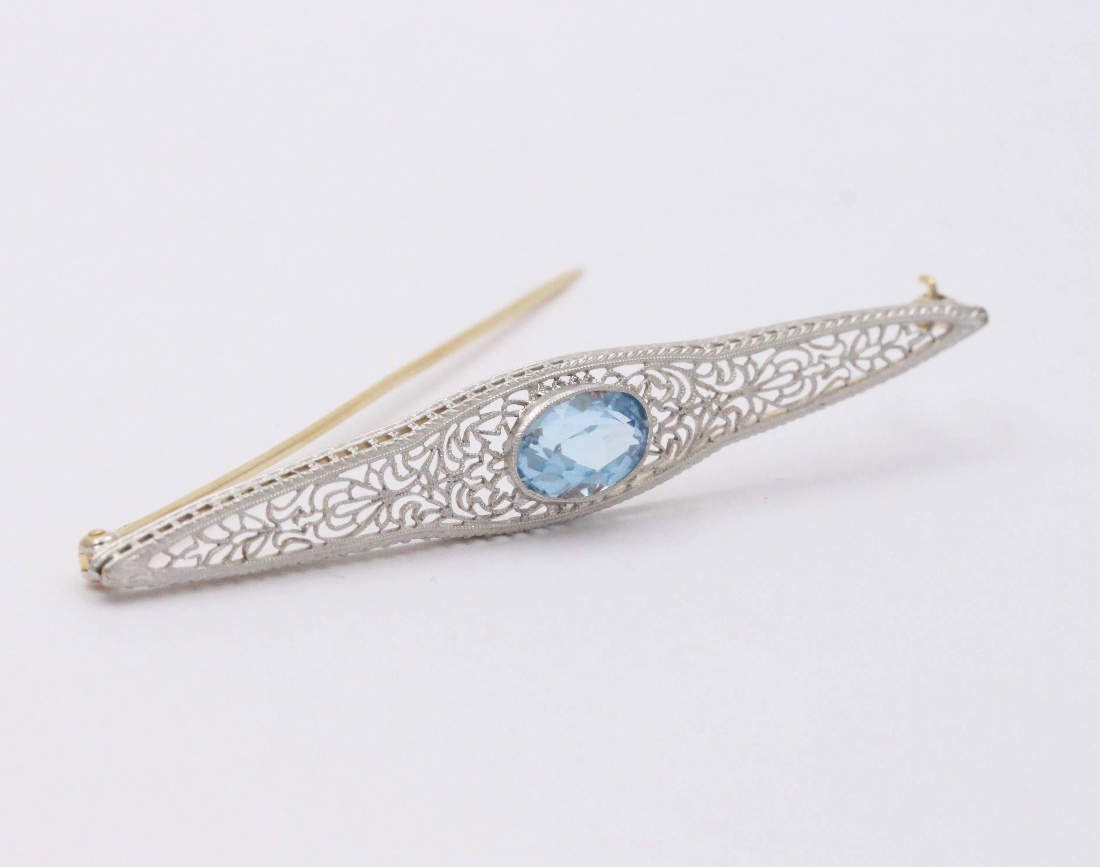 Art Deco 14K Gold and Aquamarine Filigree Bar Pin, Antique Brooch