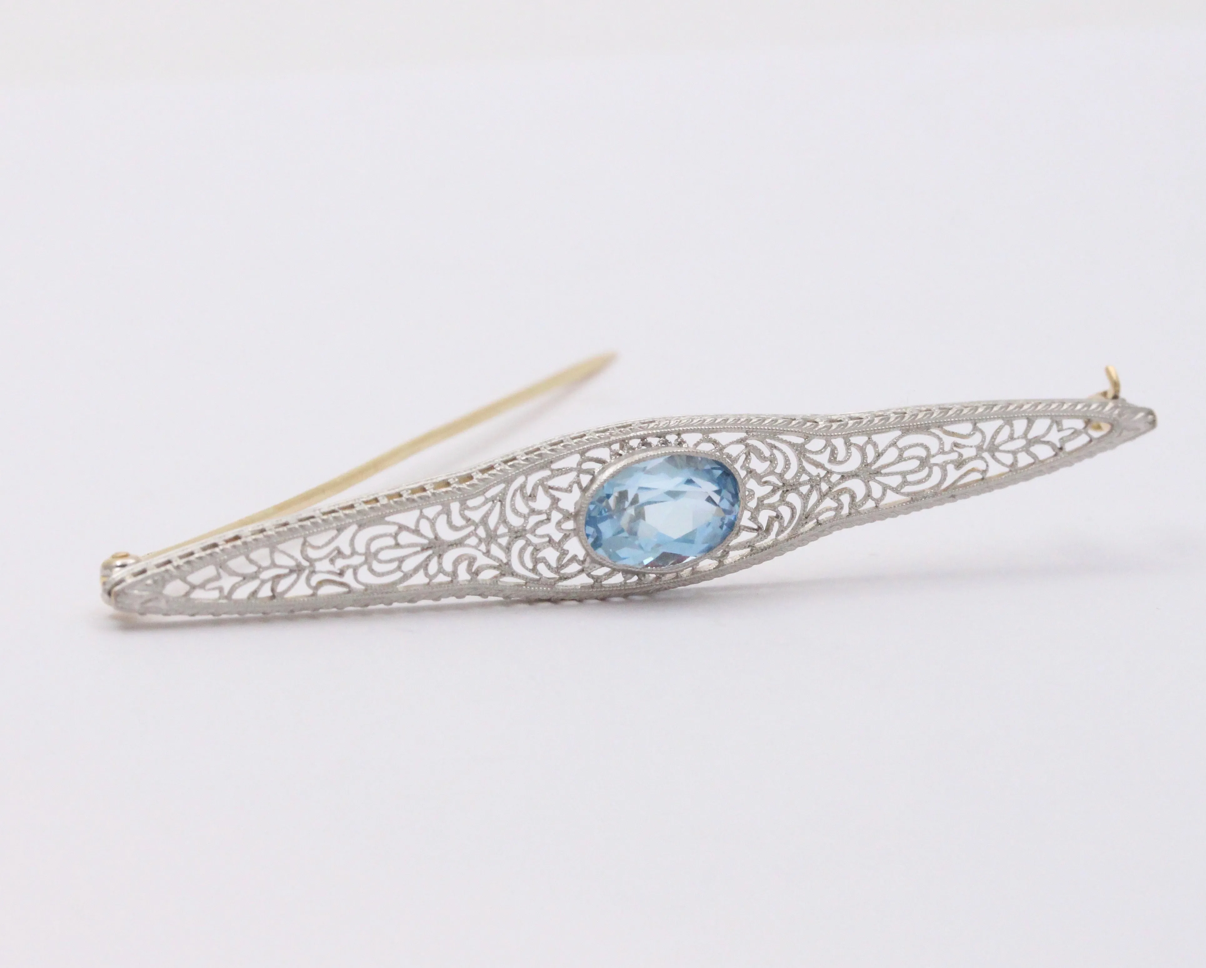 Art Deco 14K Gold and Aquamarine Filigree Bar Pin, Antique Brooch