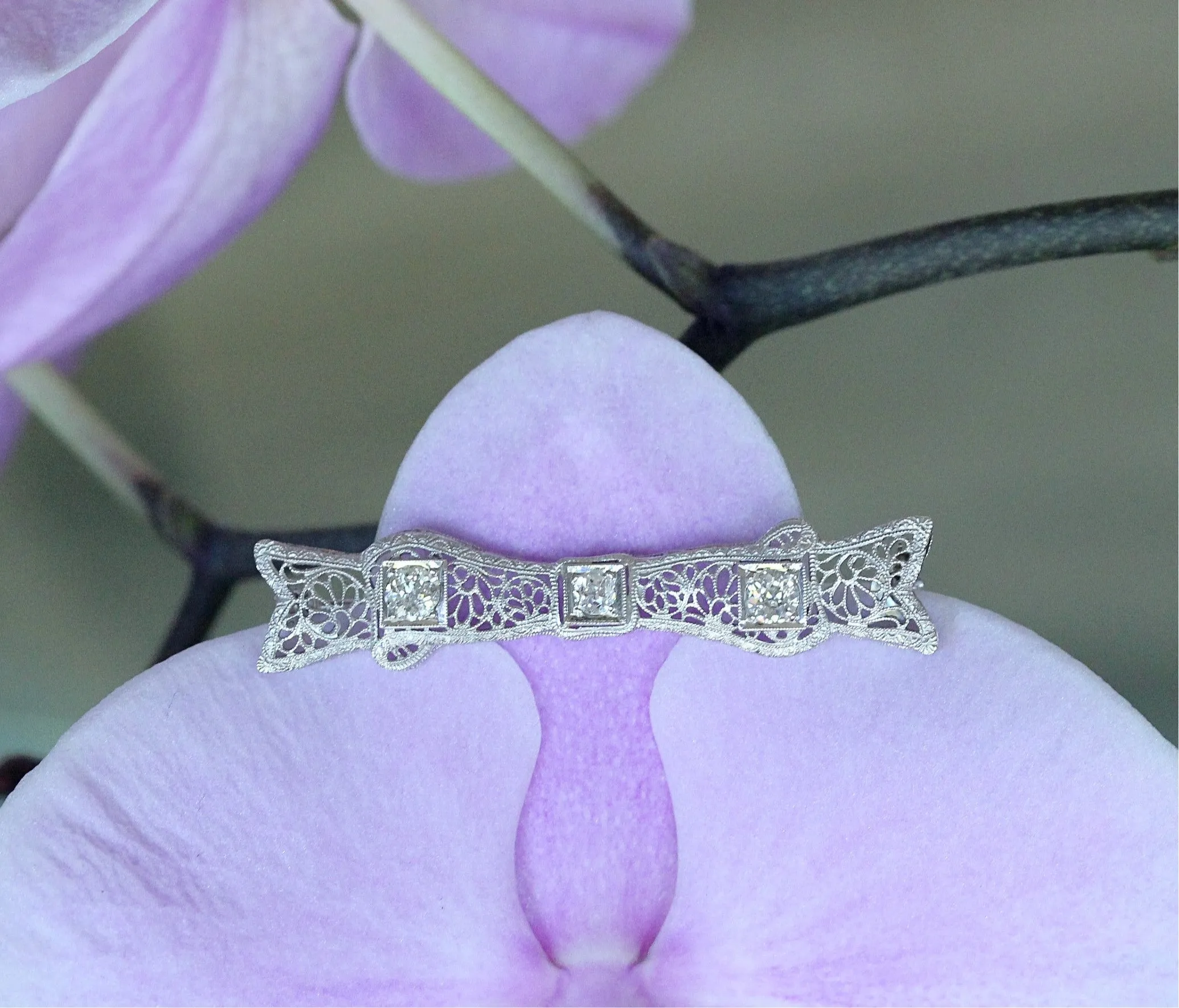 Art Deco Filigree Diamond Bow Pin, Platinum