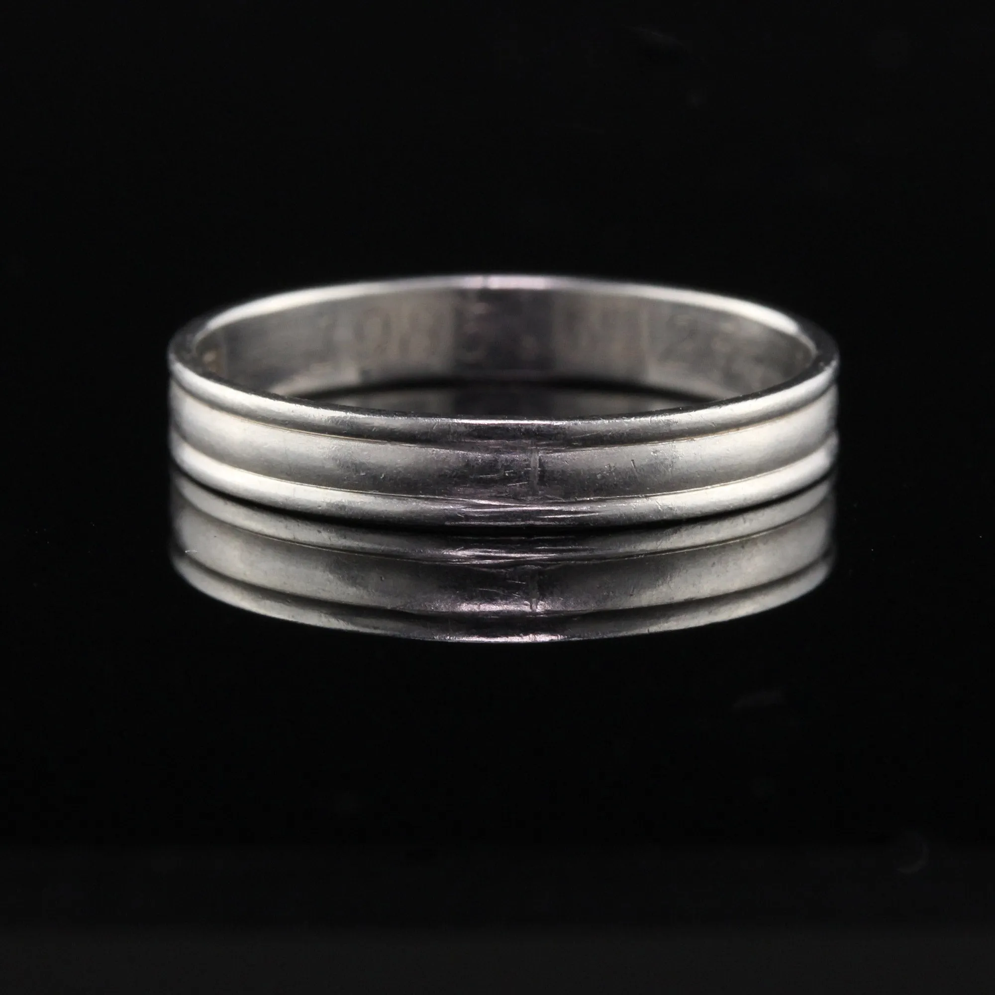 Circa 1985 - Vintage Estate Platinum Wedding Band - Unisex!