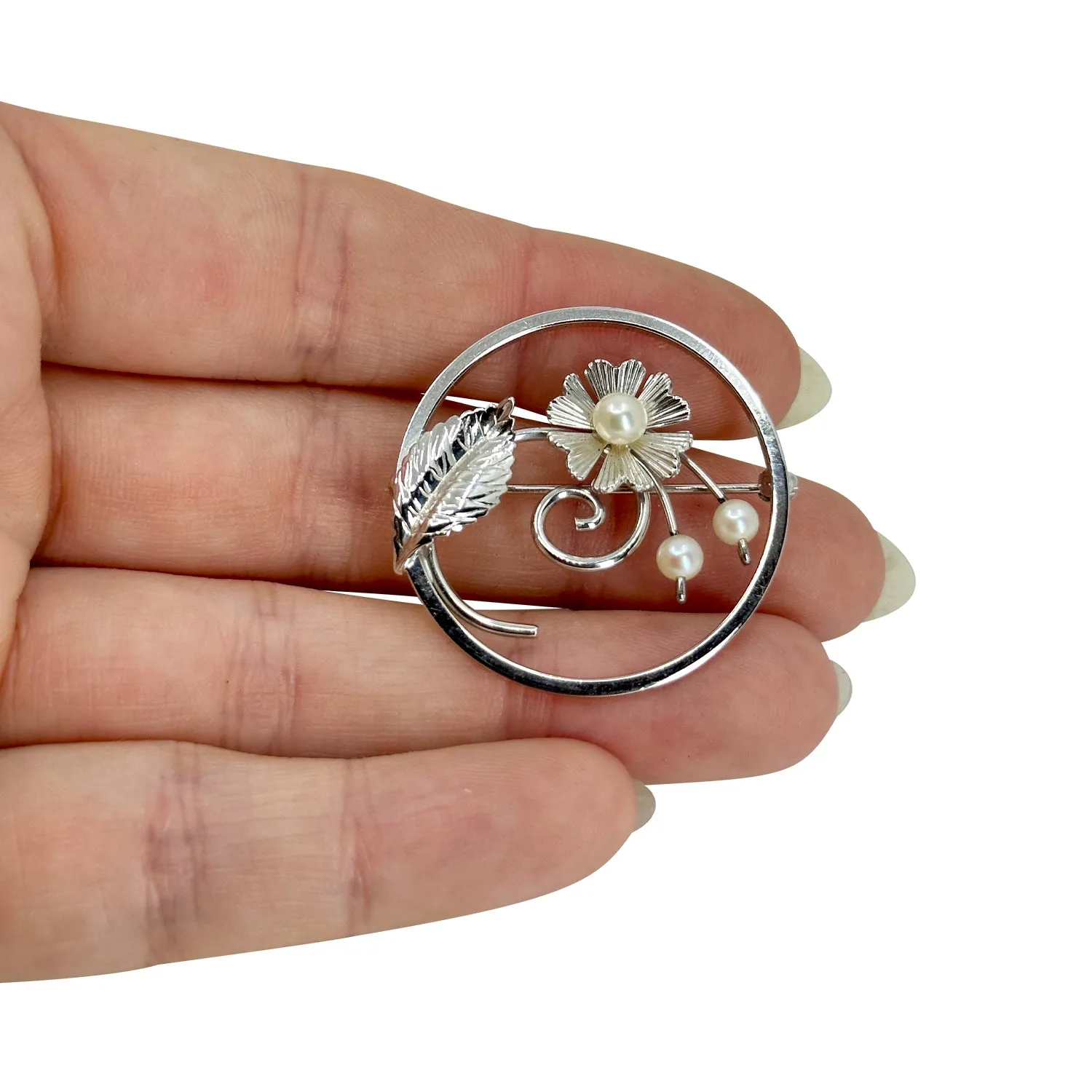 Designer A&Z Sakura Cherry Blossom Japanese Saltwater Akoya Cultured Pearl Vintage Circle Brooch- Sterling Silver