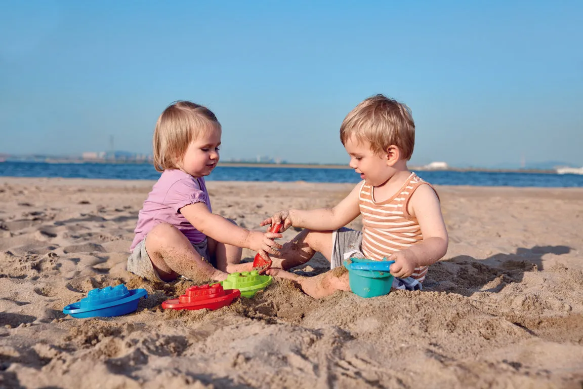 Hape Beach and Bath Boats