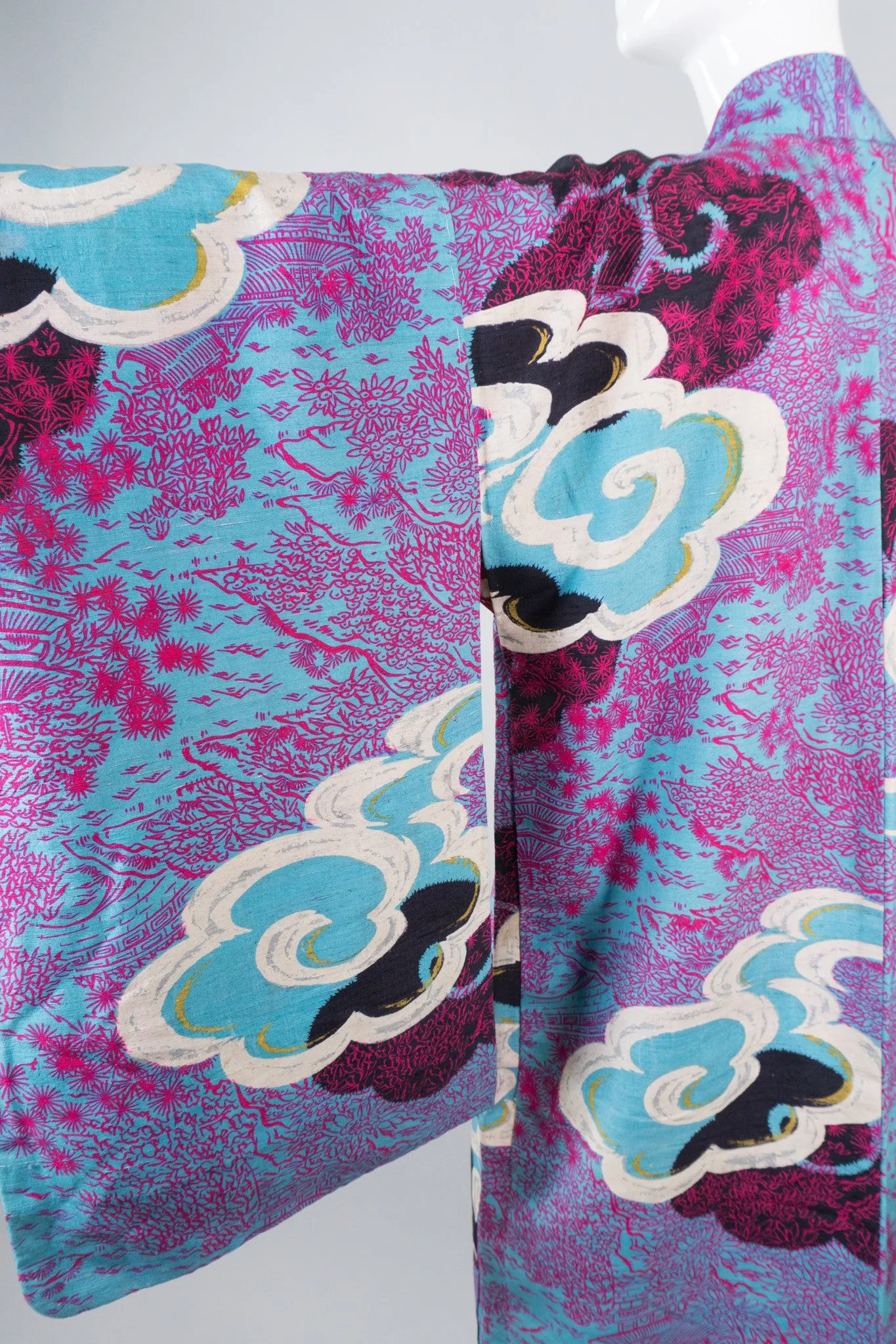 Japanese Cloud Village Kimono