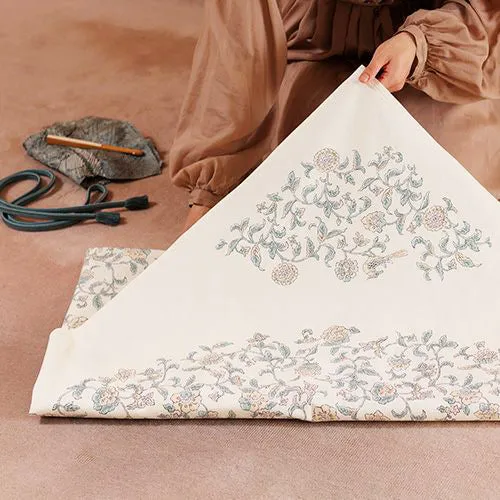 Kimono tsutsumi - Kacho sarasa  Cream 花鳥更紗 キナリ (Japanese Wrapping Cloth)  145 x 145 cm