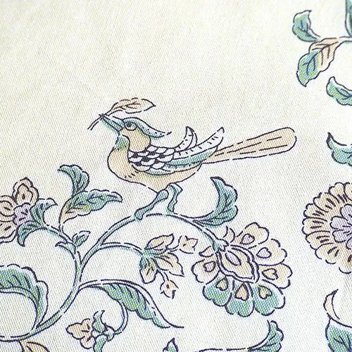 Kimono tsutsumi - Kacho sarasa  Cream 花鳥更紗 キナリ (Japanese Wrapping Cloth)  145 x 145 cm