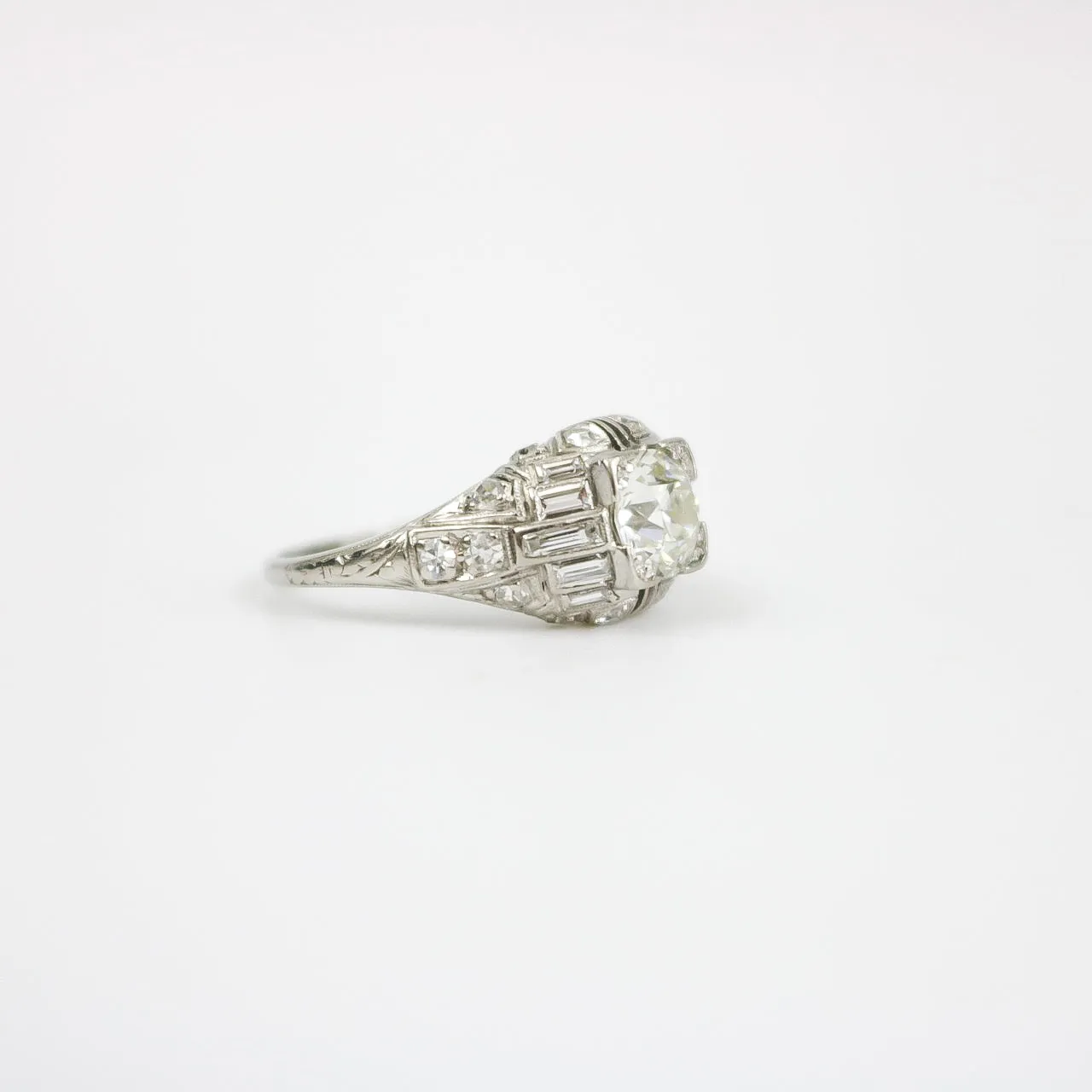 PLATINUM DIAMOND ENGAGEMENT RING