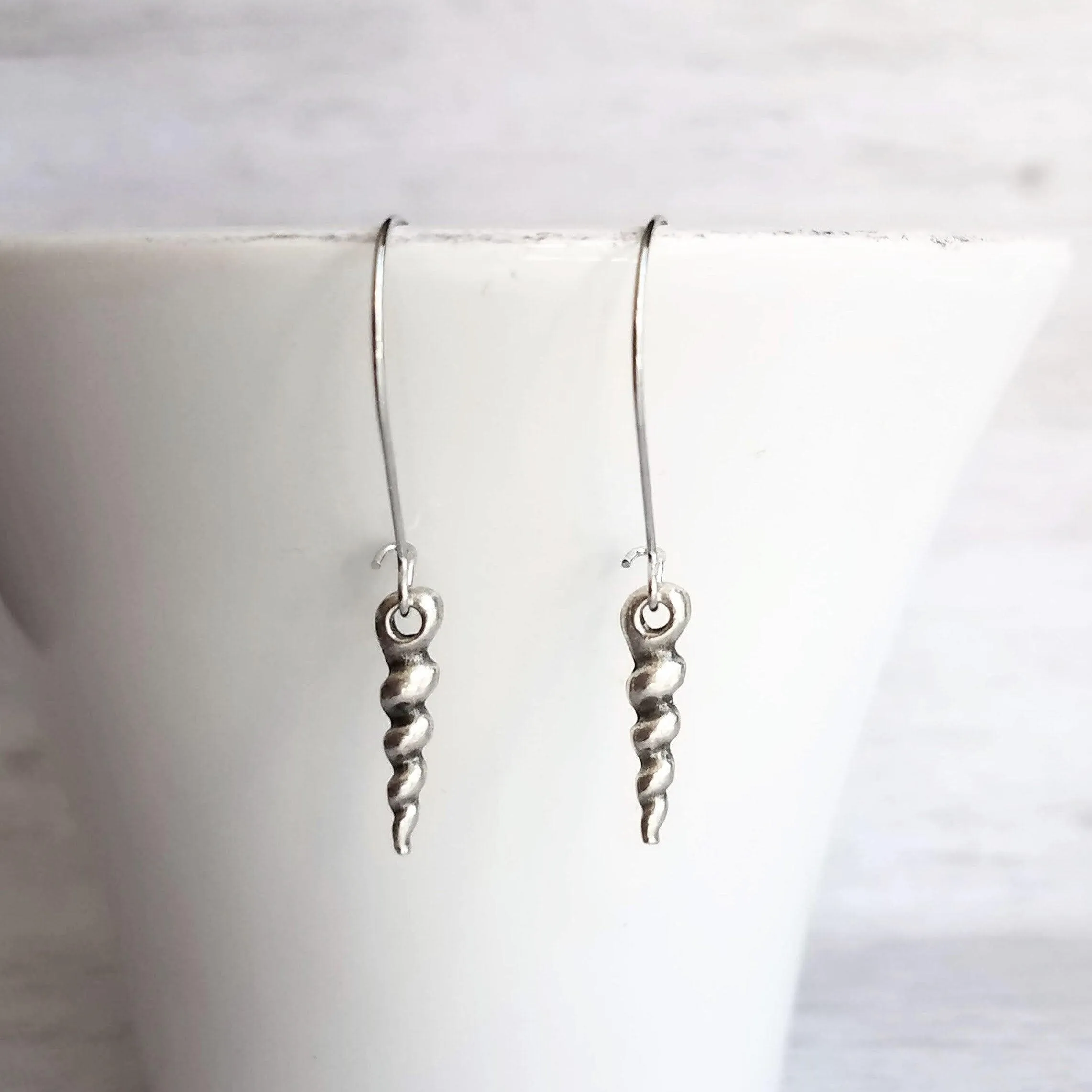Silver Seashell Earrings, little shell earring, small seashell earring, antique silver seashell, vacation earring, beach earring, souvenir