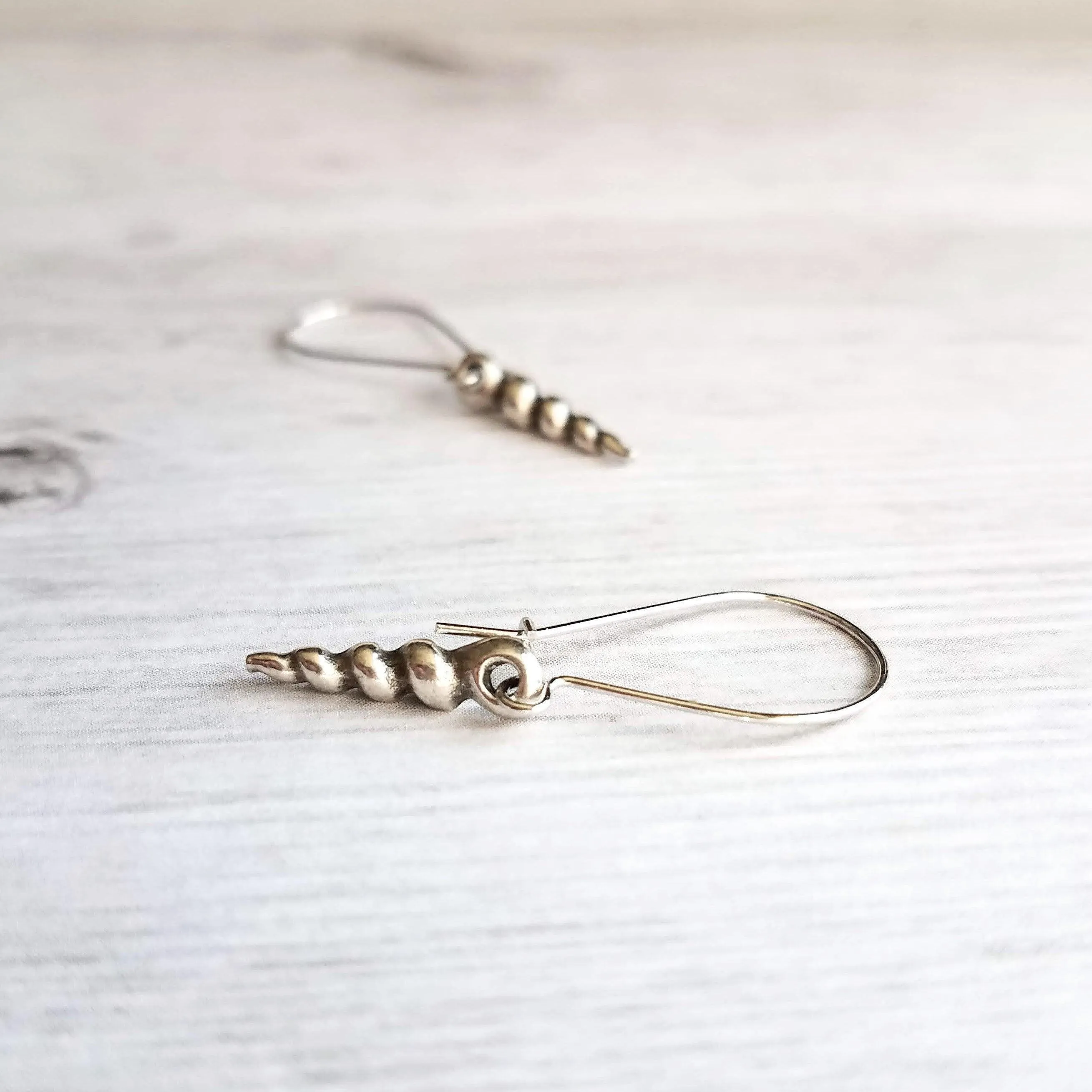 Silver Seashell Earrings, little shell earring, small seashell earring, antique silver seashell, vacation earring, beach earring, souvenir