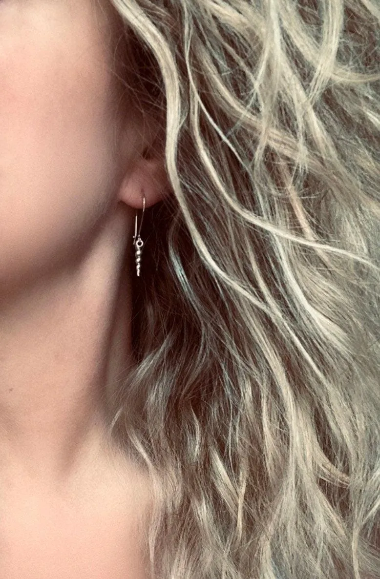 Silver Seashell Earrings, little shell earring, small seashell earring, antique silver seashell, vacation earring, beach earring, souvenir