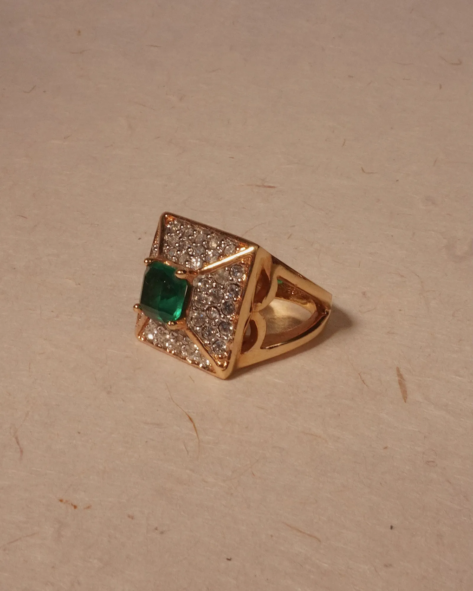 Vintage Emerald Rhinestone Cocktail Ring (sz 8)