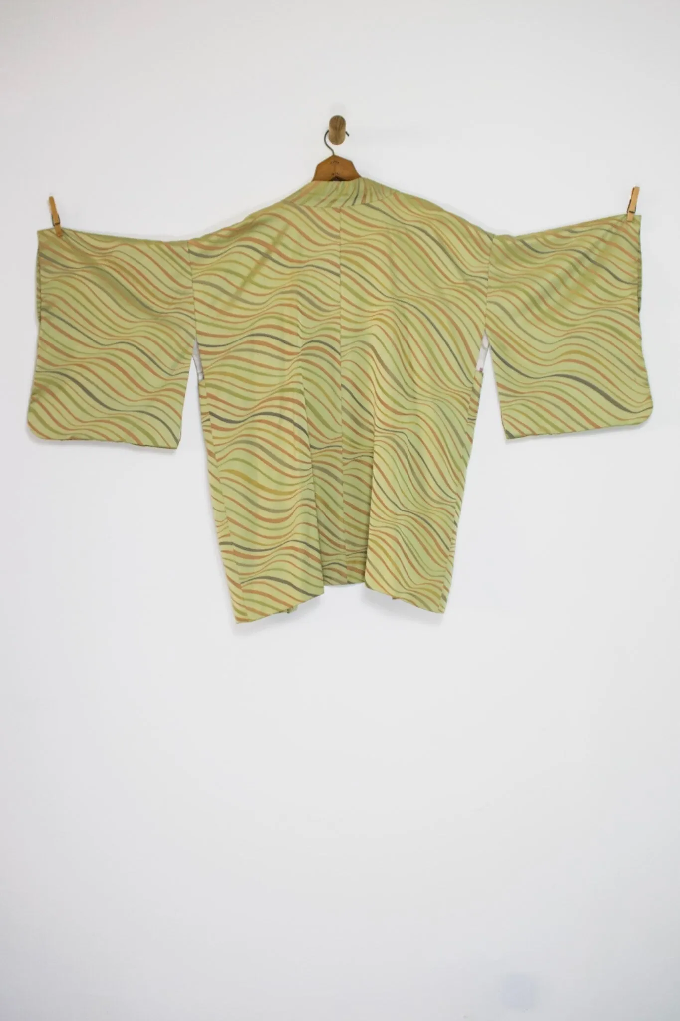 VINTAGE GREEN HAORI KIMONO