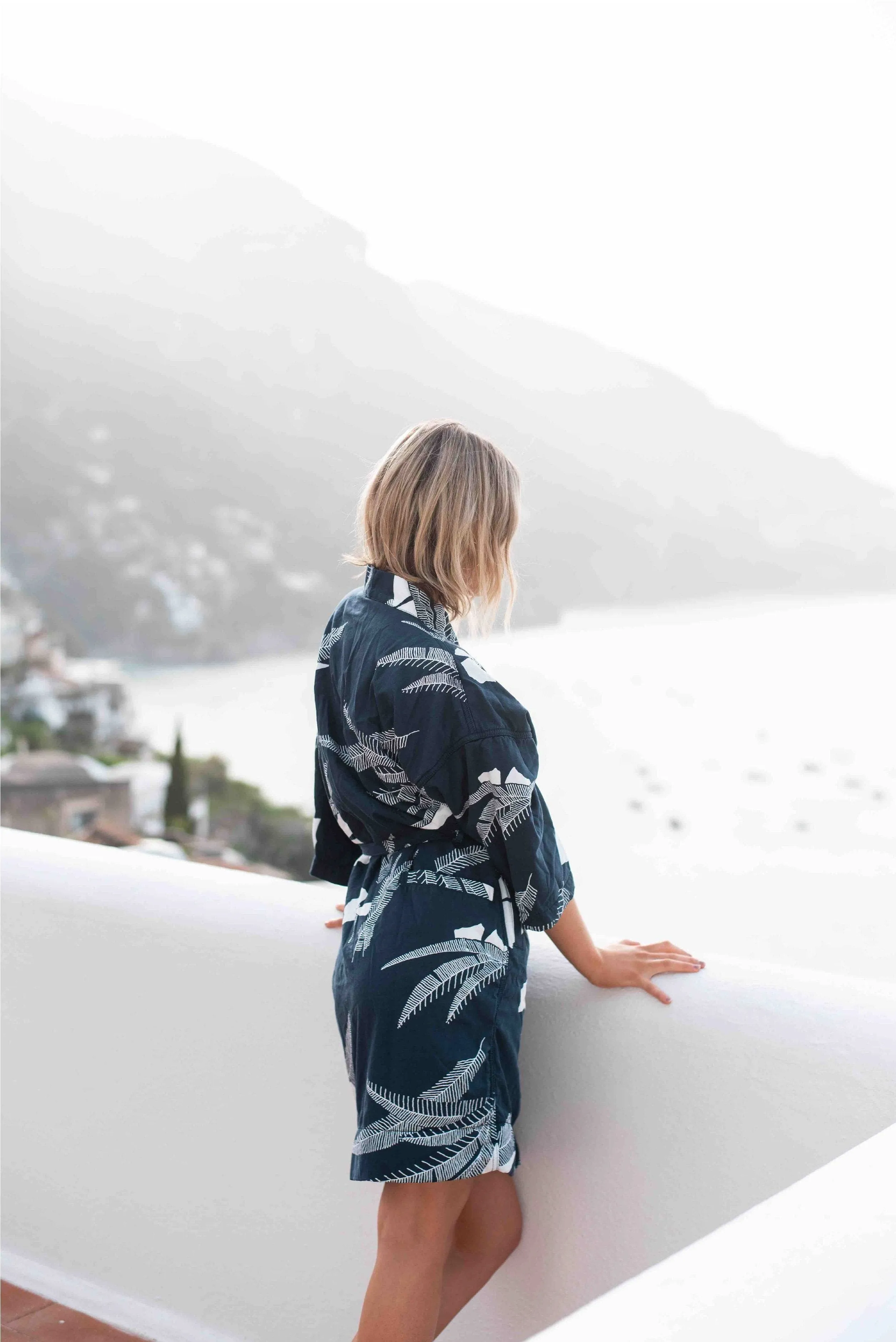 Women’s La Sirena Robe - Vintage Floral, Farallon Navy
